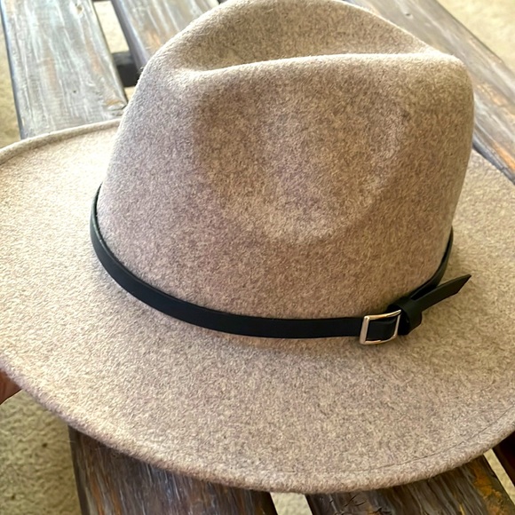 Tan Hat - Picture 2 of 4